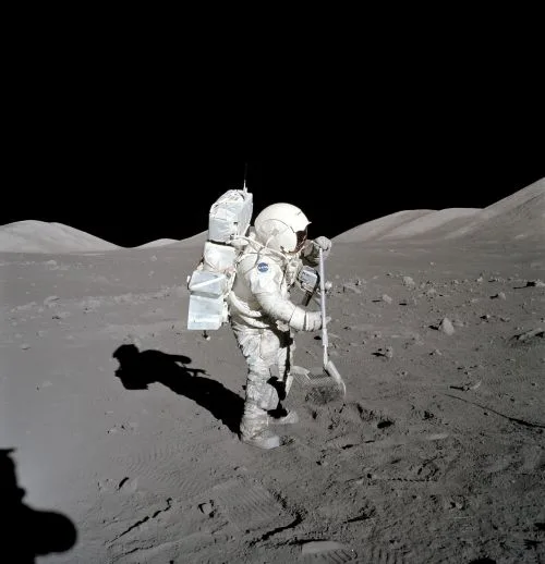 אסטרונאוט על הירח